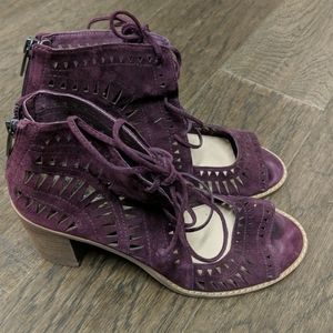 Vince Camuto lace-up sandals size 6.5